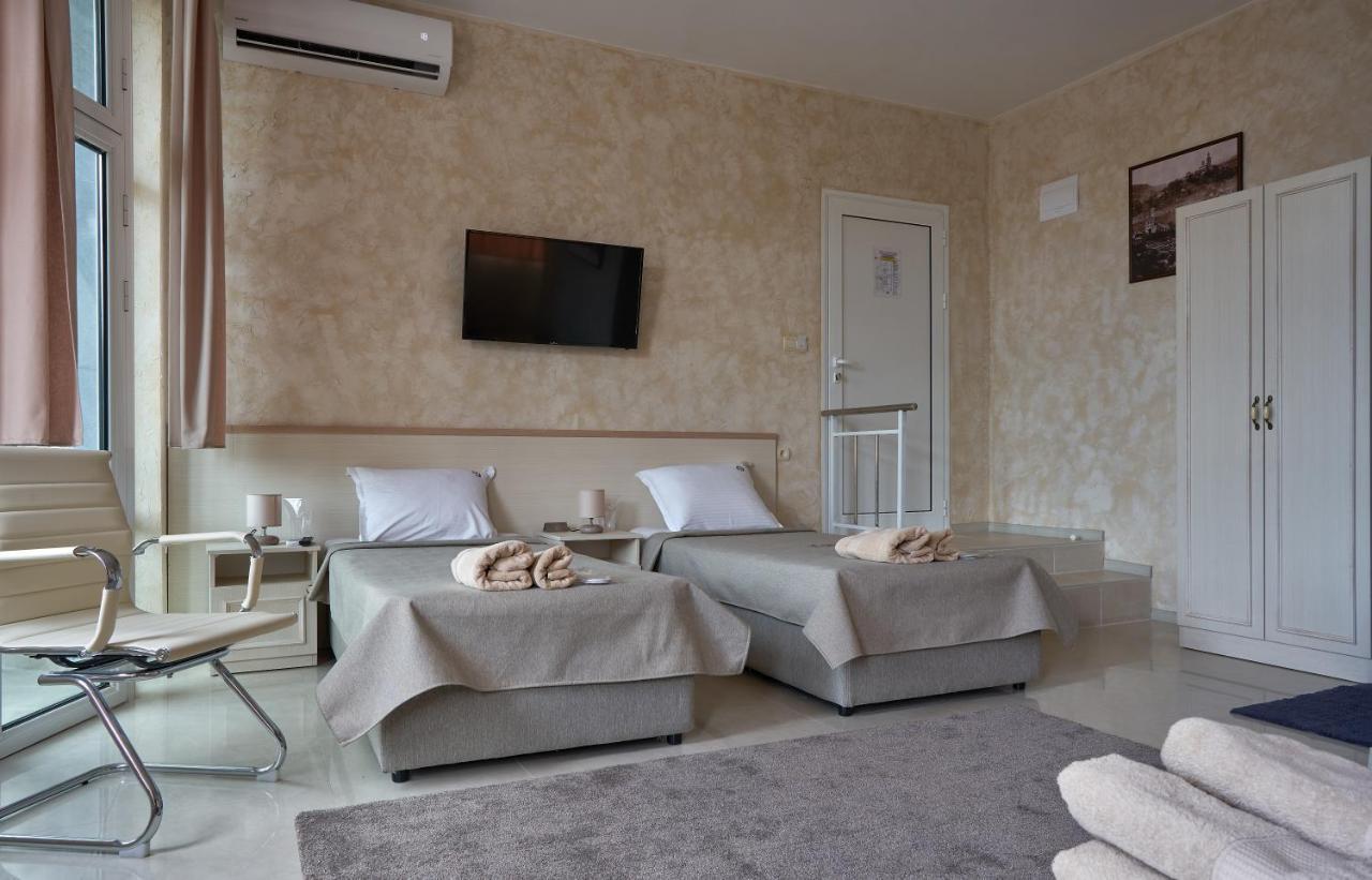 Hotel Kings View à Veliko Tarnovo Extérieur photo