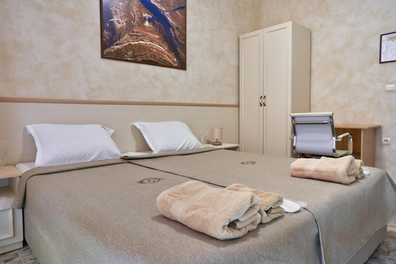 Hotel Kings View à Veliko Tarnovo Extérieur photo